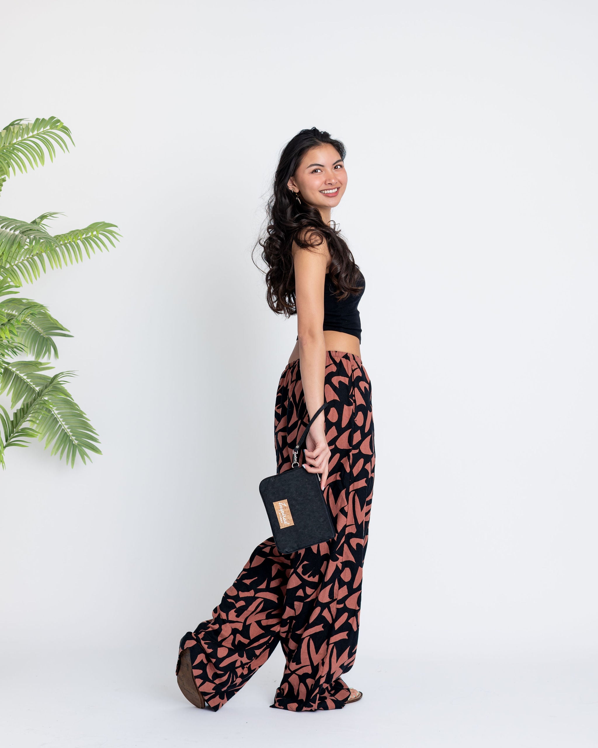 Amelia Cork Wristlet - Black