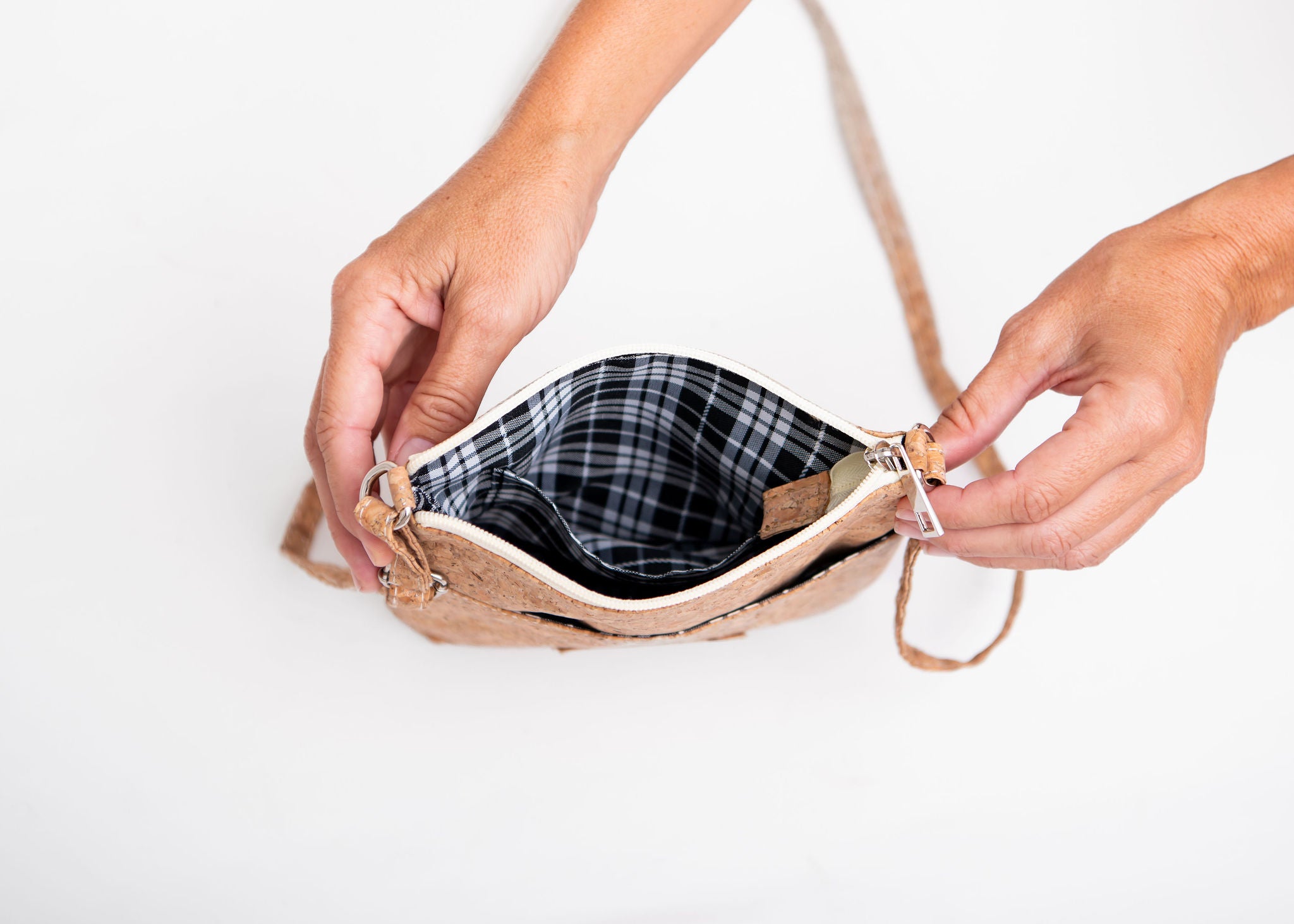 Flagler Cork Crossbody-Black