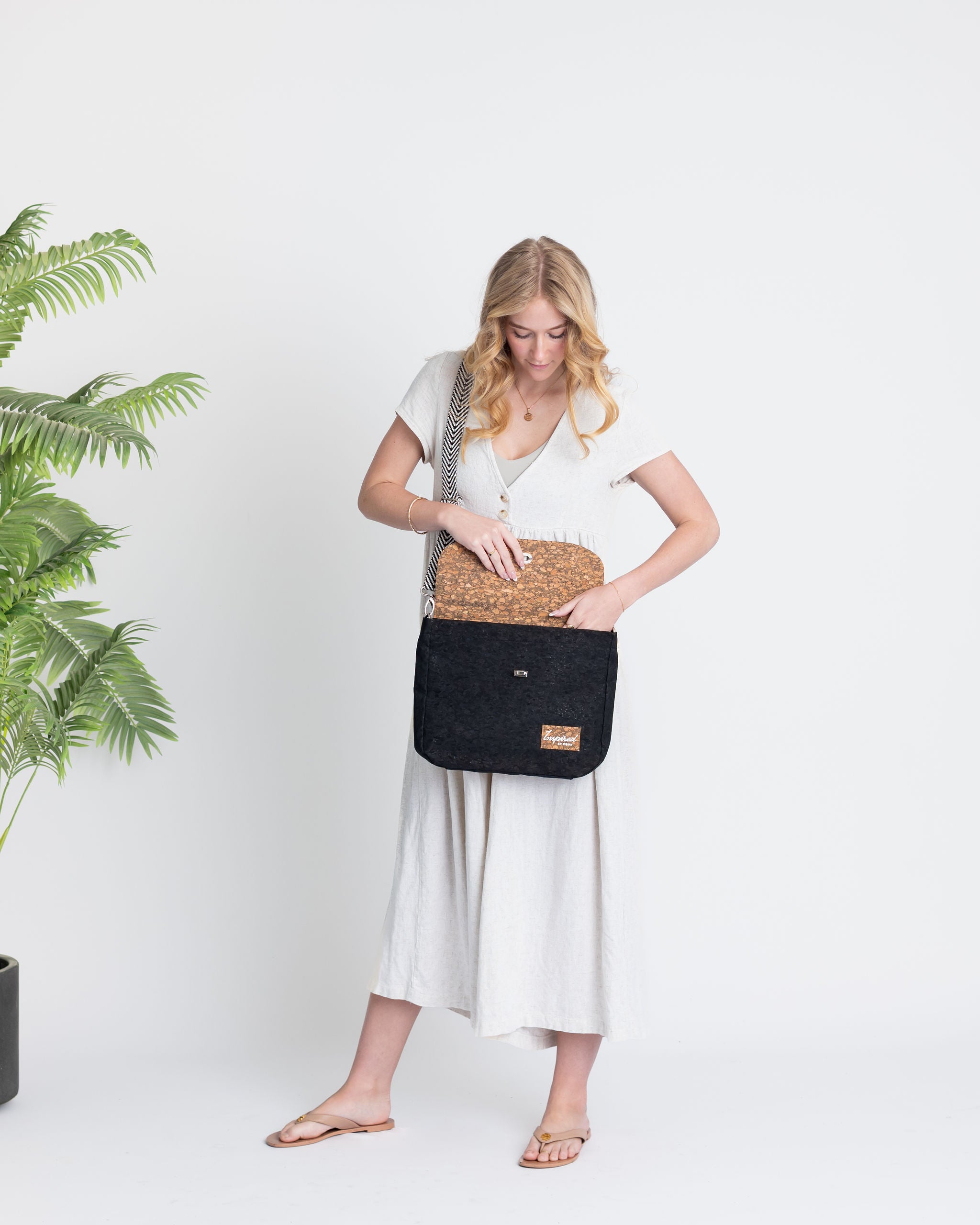 Crescent Cork Messenger - Black