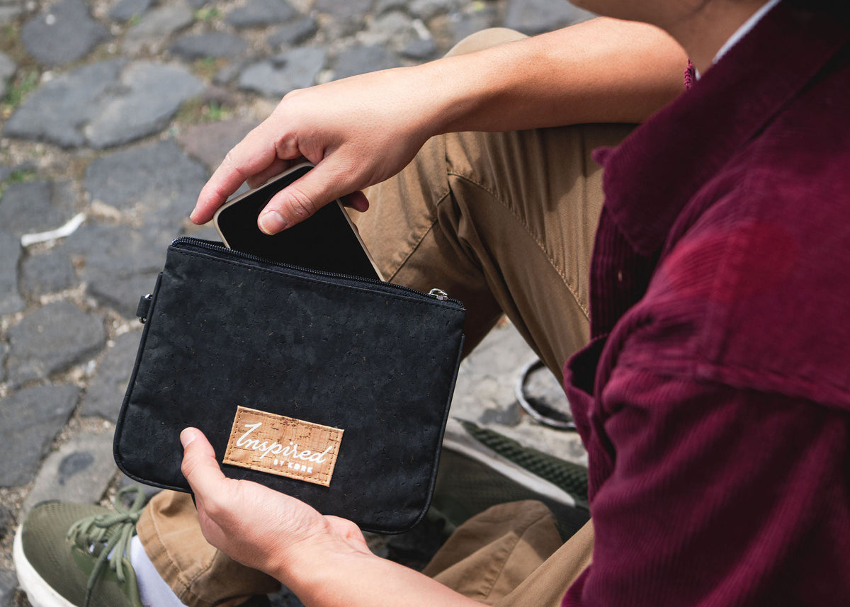 Amelia Cork Wristlet - Black